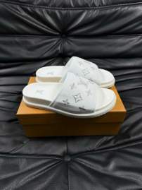 Picture of Louis Vuitton Slippers _SKULVsz38-45jyq0116725